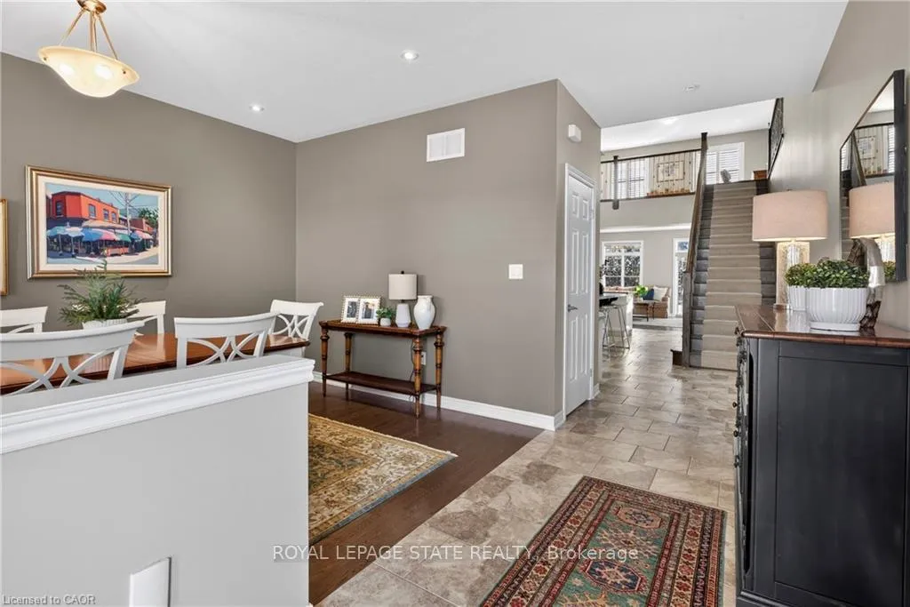 Photo 6 of 27 Black Walnut Crescent, Hamilton, Meadowlands — HOMEH