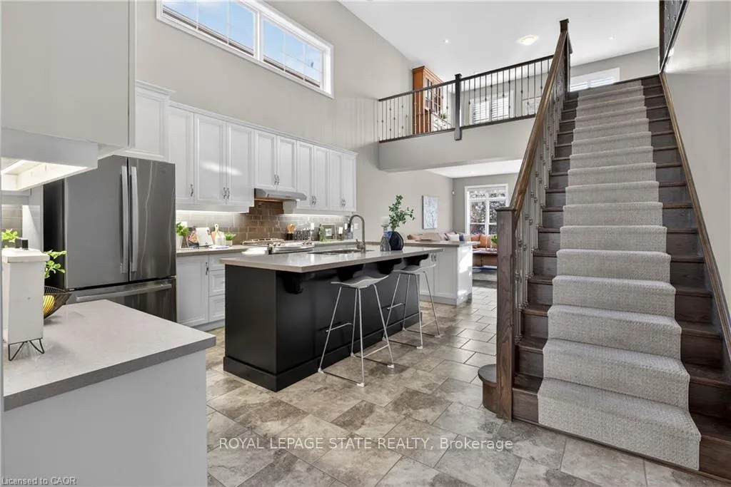 Photo 8 of 27 Black Walnut Crescent, Hamilton, Meadowlands — HOMEH