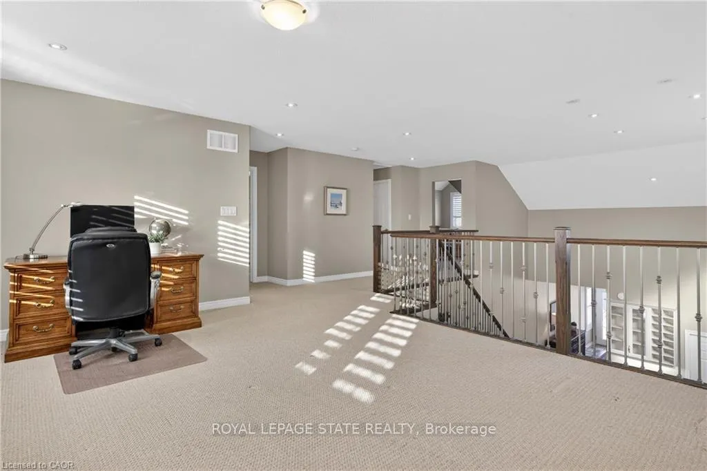 Photo 28 of 27 Black Walnut Crescent, Hamilton, Meadowlands — HOMEH