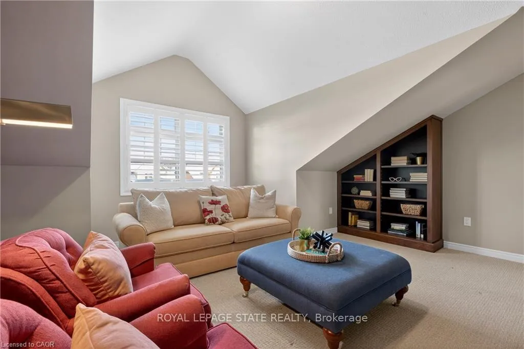 Photo 34 of 27 Black Walnut Crescent, Hamilton, Meadowlands — HOMEH