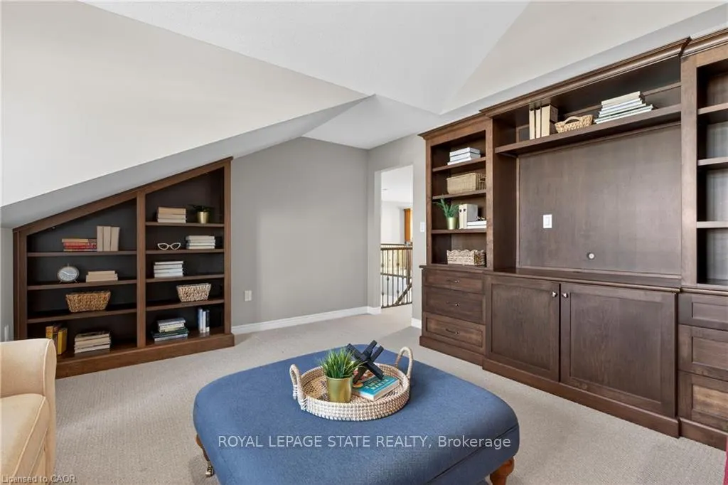 Photo 35 of 27 Black Walnut Crescent, Hamilton, Meadowlands — HOMEH
