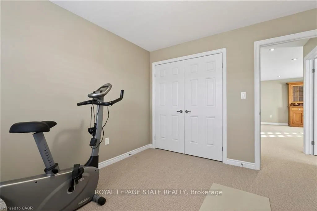 Photo 38 of 27 Black Walnut Crescent, Hamilton, Meadowlands — HOMEH