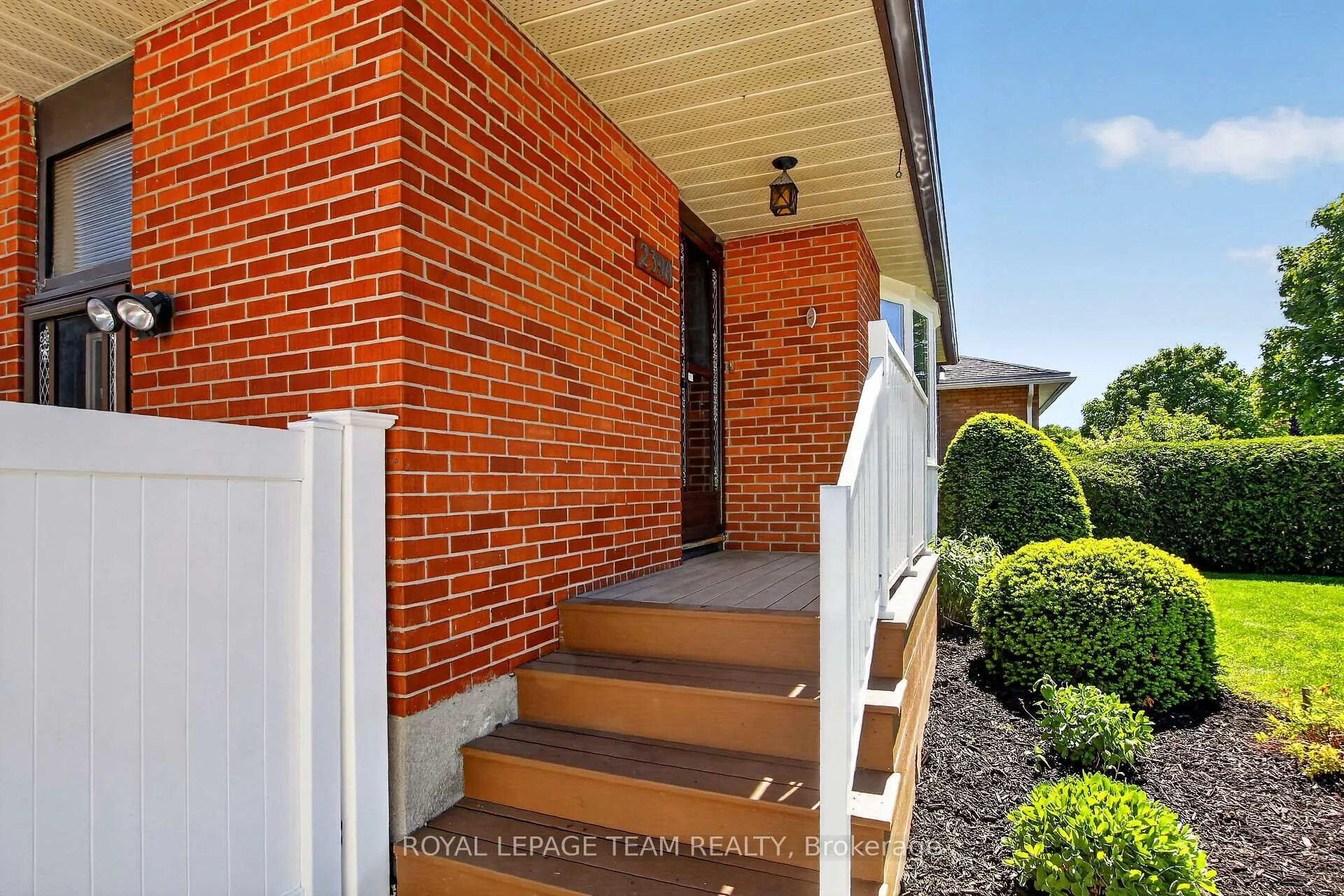 Photo 4 of 2390 Cheshire Road, Ottawa, Parkway Park — HOMEH