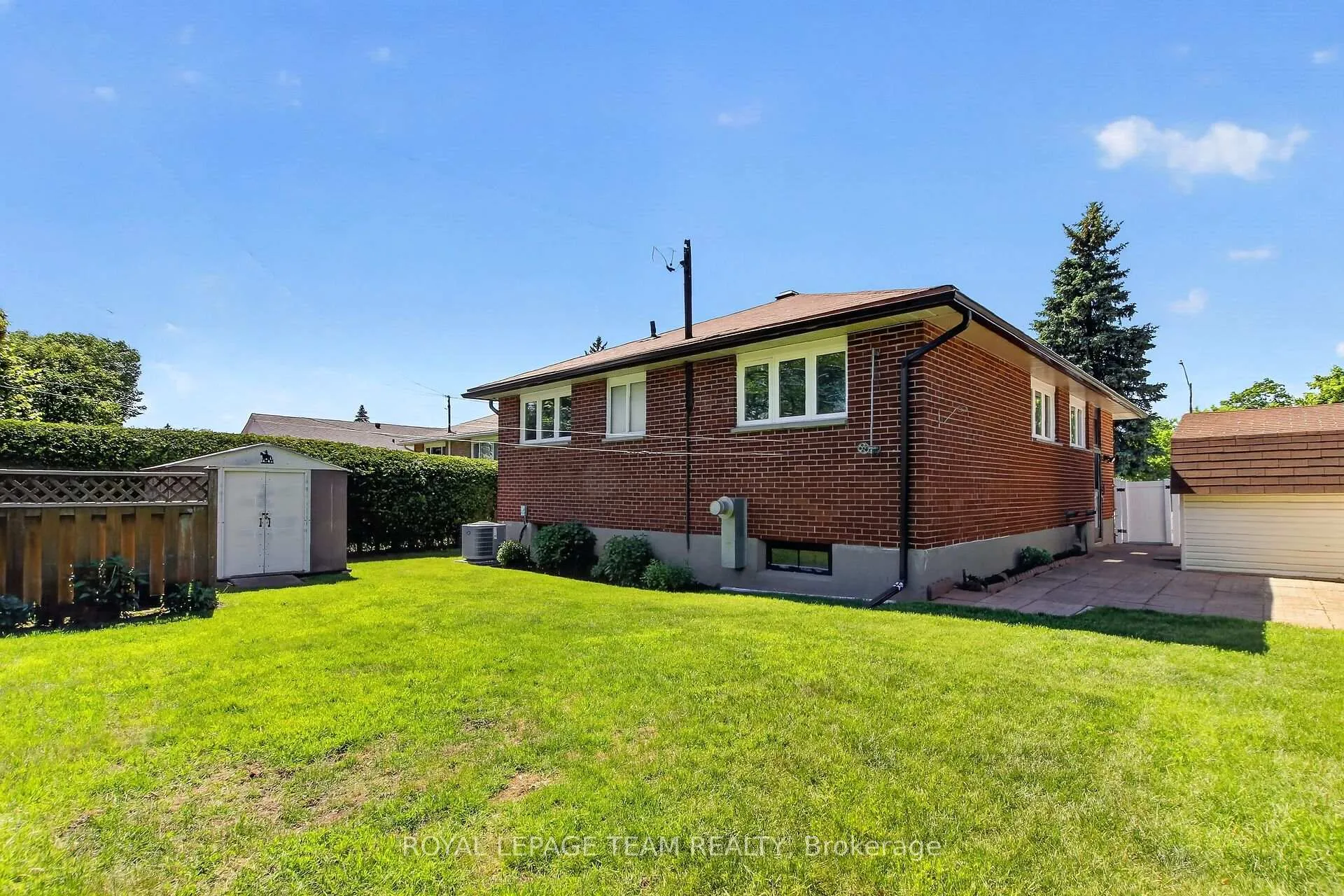 Photo 6 of 2390 Cheshire Road, Ottawa, Parkway Park — HOMEH