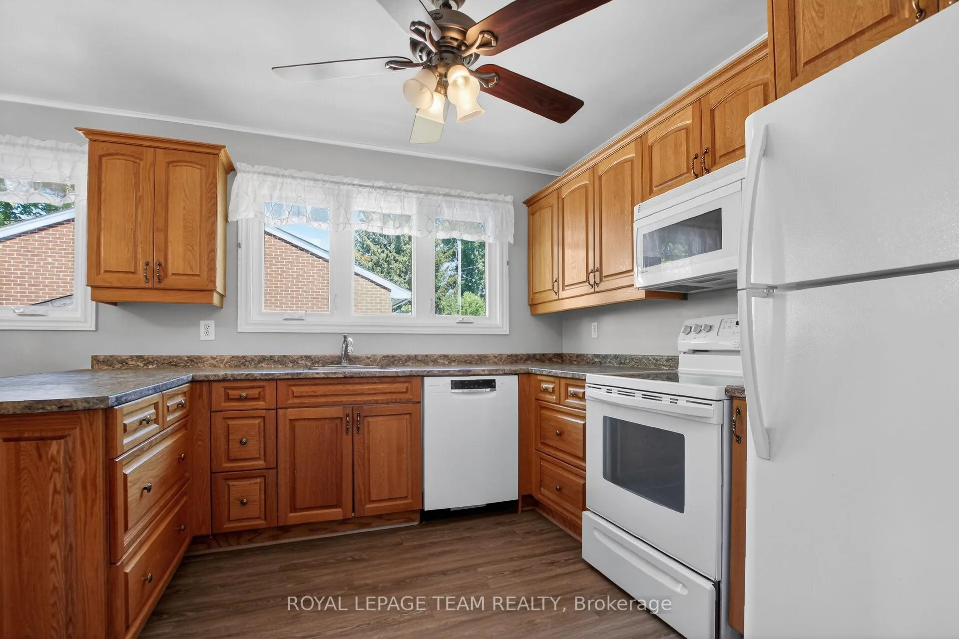 Photo 16 of 2390 Cheshire Road, Ottawa, Parkway Park — HOMEH