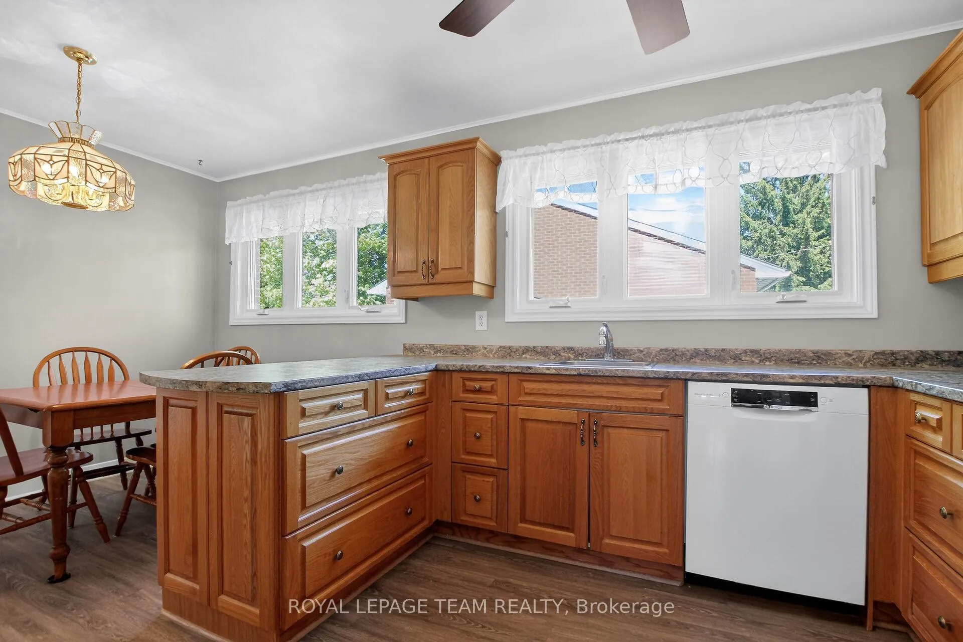 Photo 18 of 2390 Cheshire Road, Ottawa, Parkway Park — HOMEH