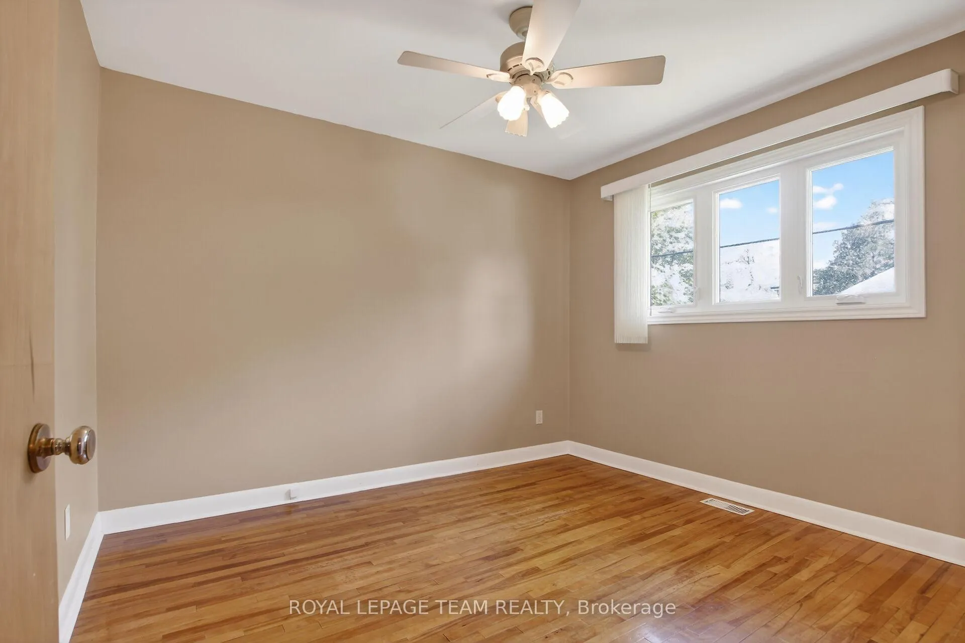 Photo 20 of 2390 Cheshire Road, Ottawa, Parkway Park — HOMEH