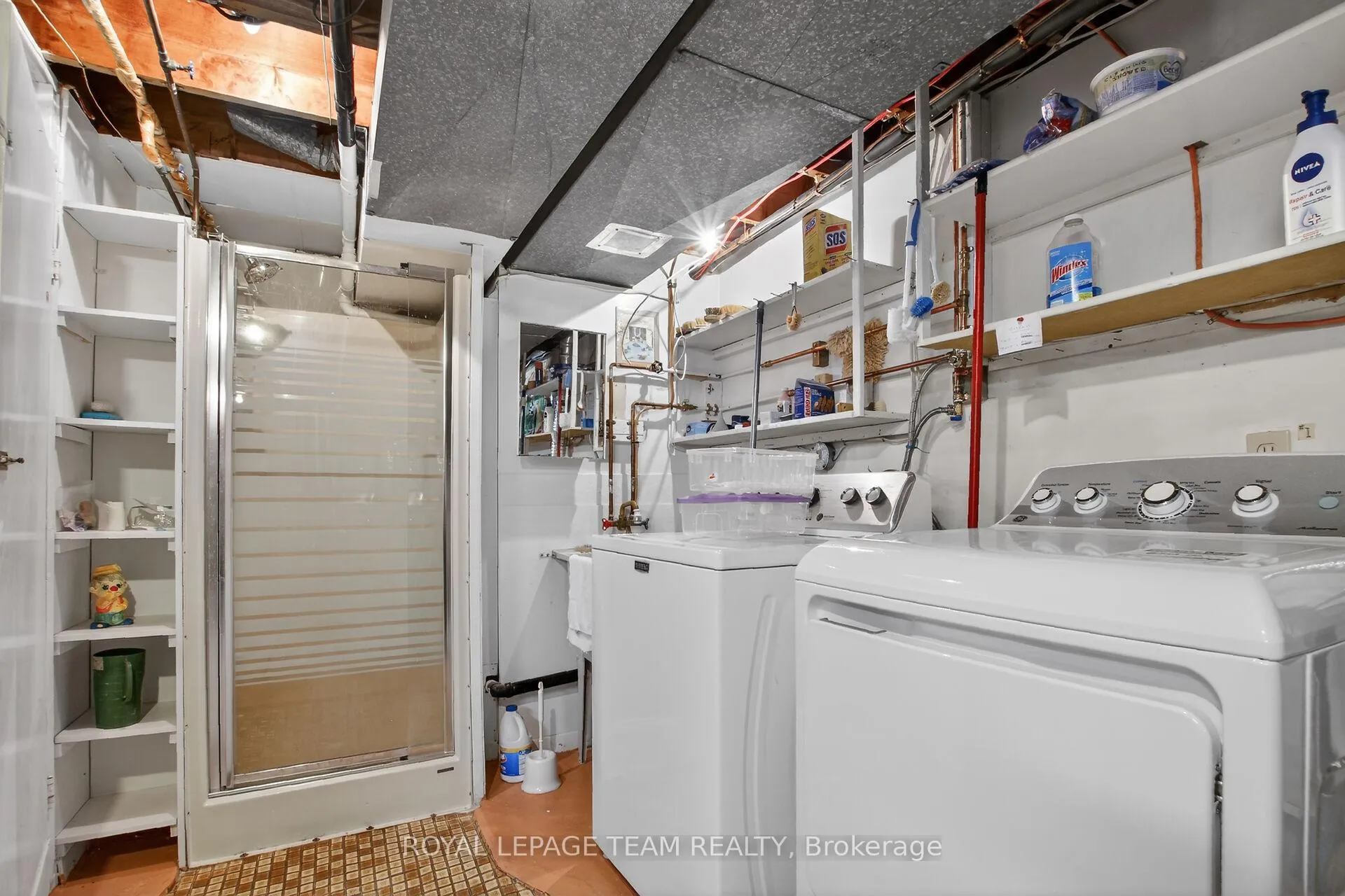 Photo 35 of 2390 Cheshire Road, Ottawa, Parkway Park — HOMEH