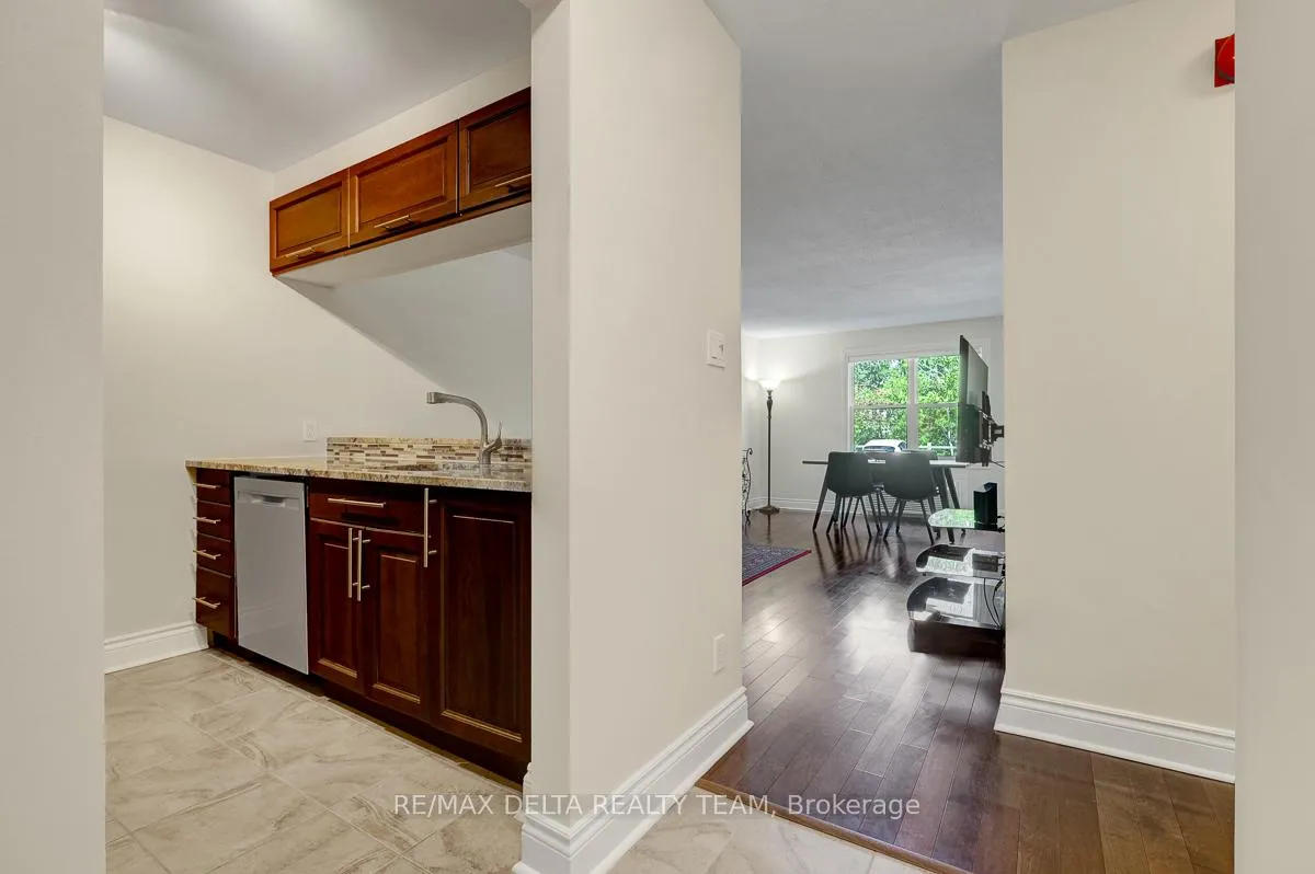 Photo 5 of Unit 107, 1099 Cadboro Road, Ottawa, Carson Grove — HOMEH