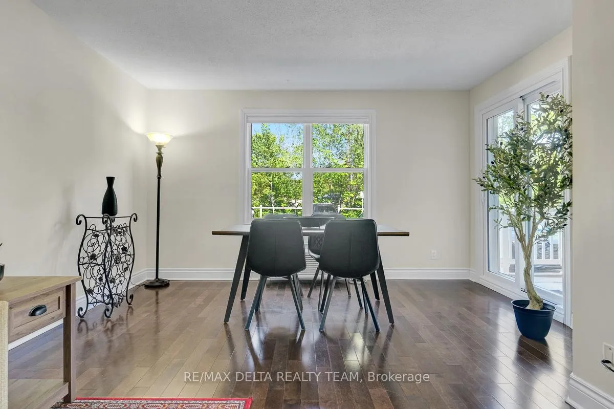 Photo 9 of Unit 107, 1099 Cadboro Road, Ottawa, Carson Grove — HOMEH