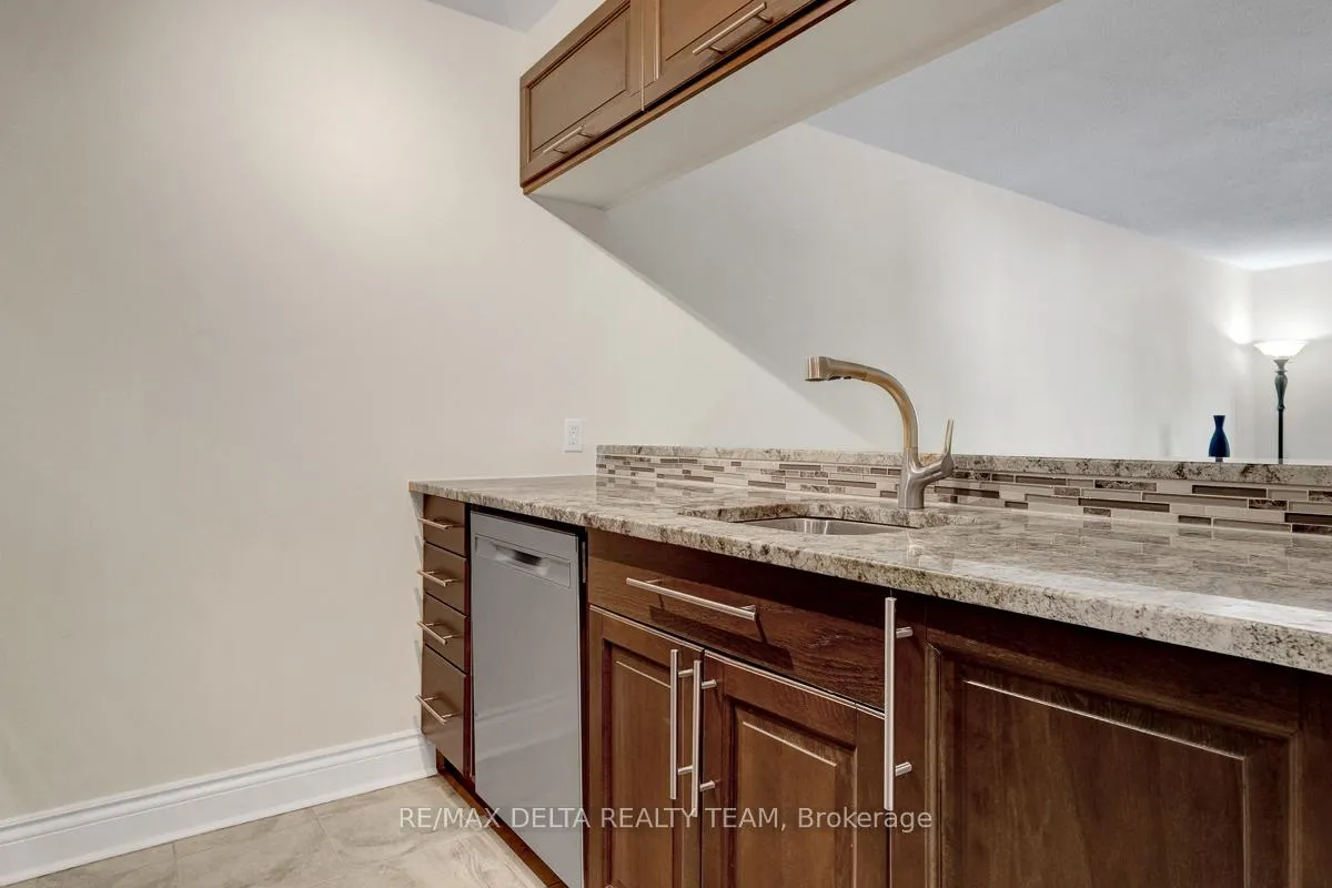 Photo 14 of Unit 107, 1099 Cadboro Road, Ottawa, Carson Grove — HOMEH