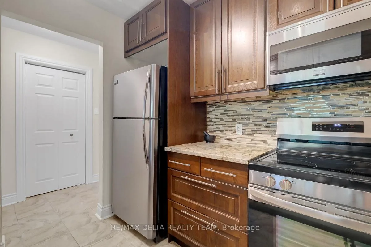 Photo 15 of Unit 107, 1099 Cadboro Road, Ottawa, Carson Grove — HOMEH