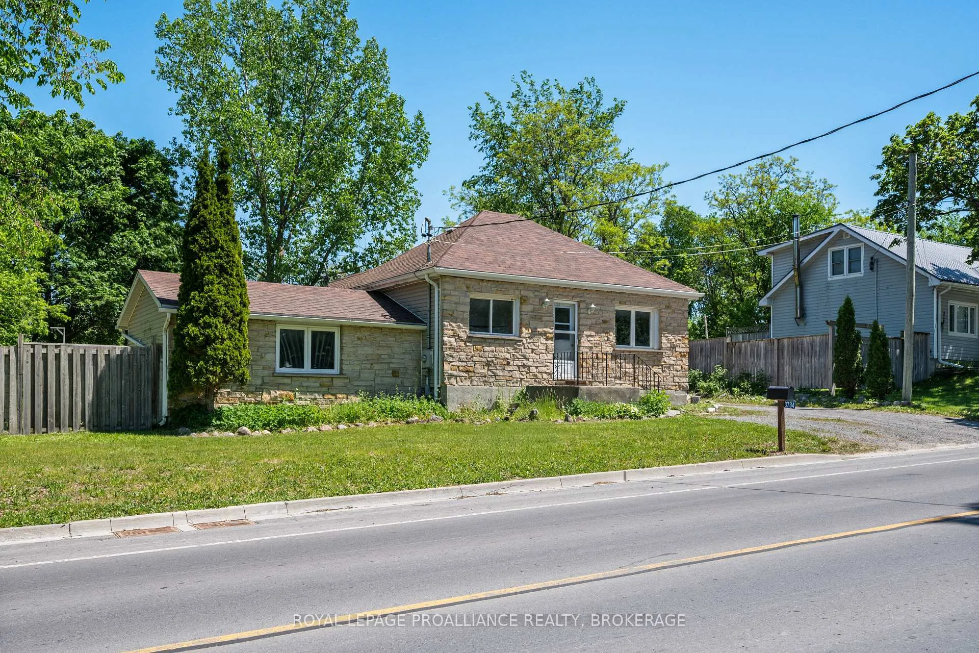 Photo 3 of 3734 Battersea Road, Frontenac, Frontenac South — HOMEH