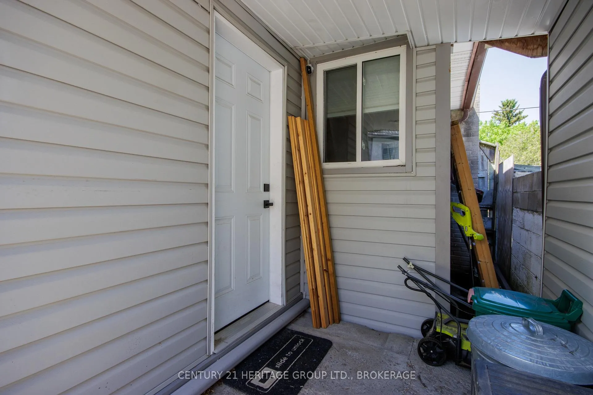 Photo 25 of 198 Raglan Road, Kingston, East of Sir John A. Blvd — HOMEH