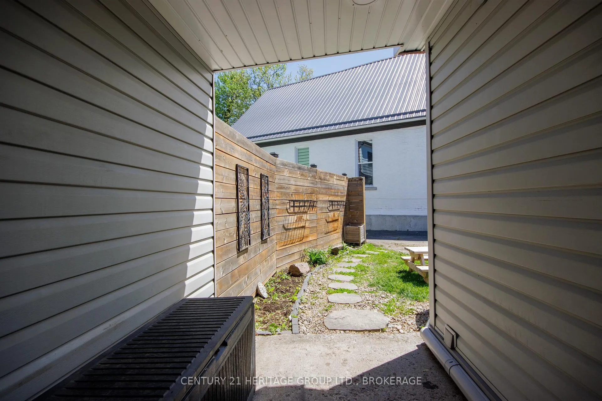 Photo 26 of 198 Raglan Road, Kingston, East of Sir John A. Blvd — HOMEH