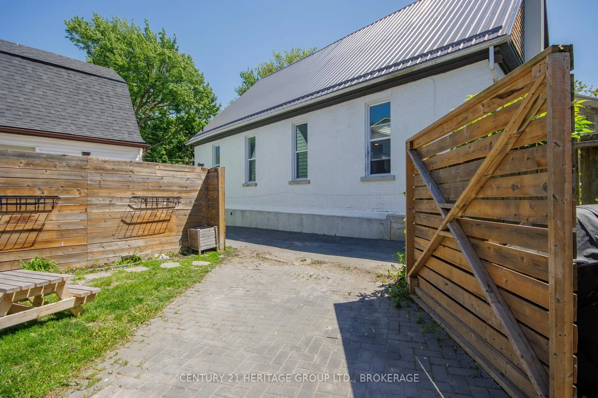 Photo 28 of 198 Raglan Road, Kingston, East of Sir John A. Blvd — HOMEH