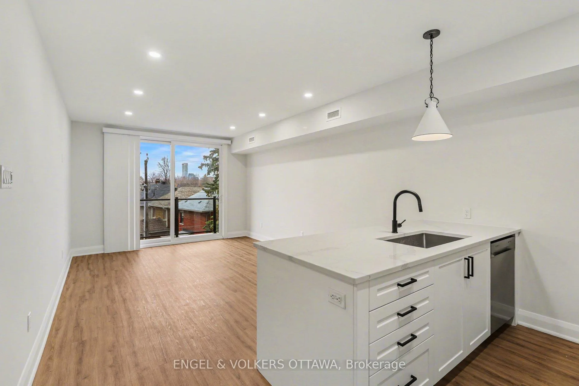 Photo 2 of Unit 7, 35 Monk Street, Ottawa, Glebe — HOMEH