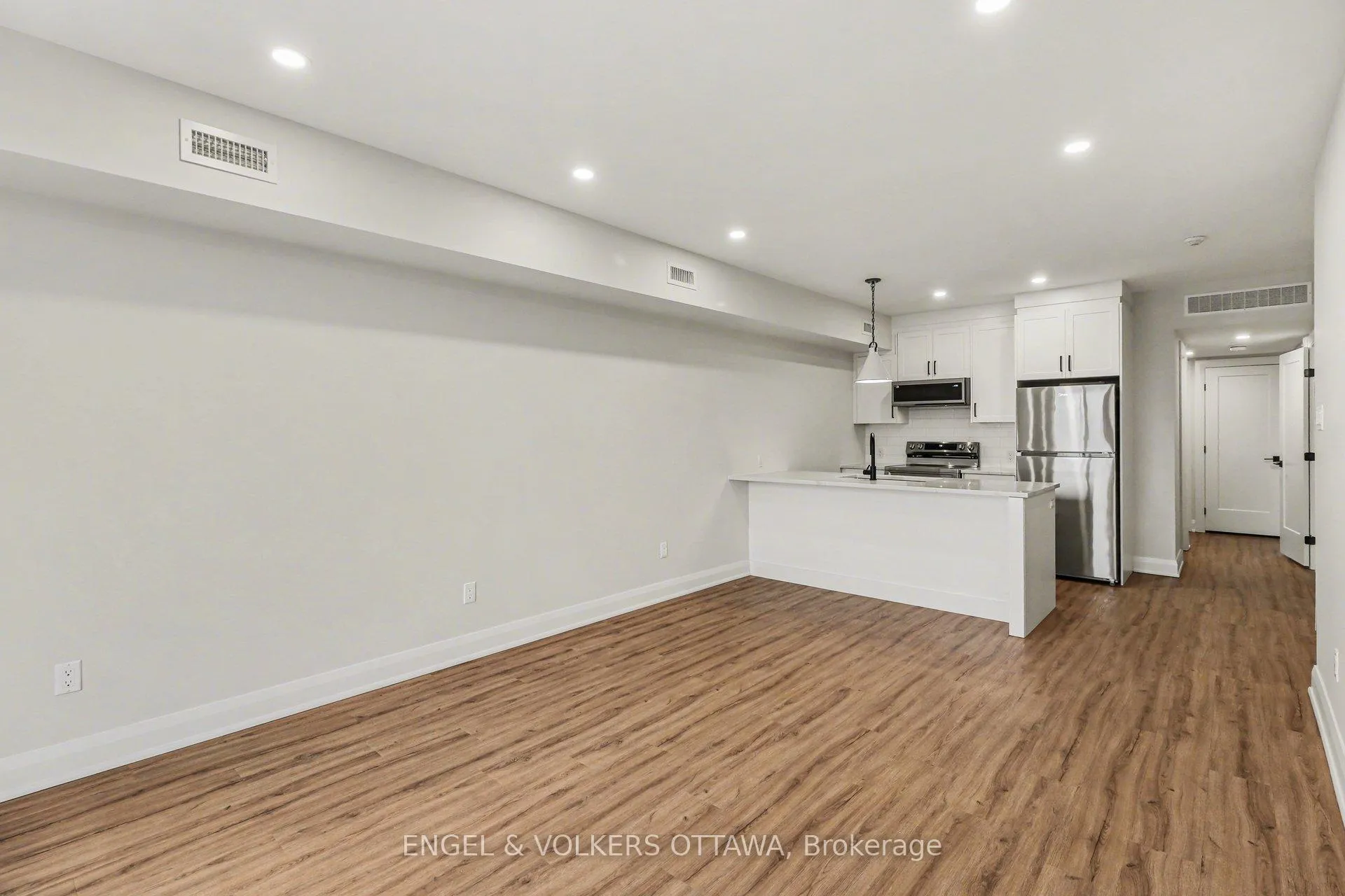Photo 4 of Unit 7, 35 Monk Street, Ottawa, Glebe — HOMEH