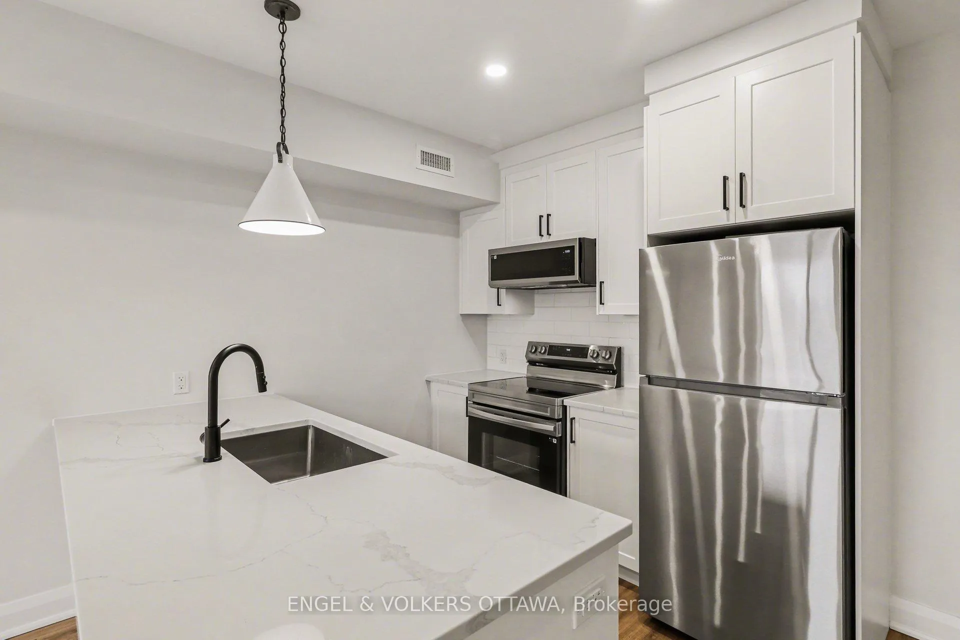 Photo 5 of Unit 7, 35 Monk Street, Ottawa, Glebe — HOMEH