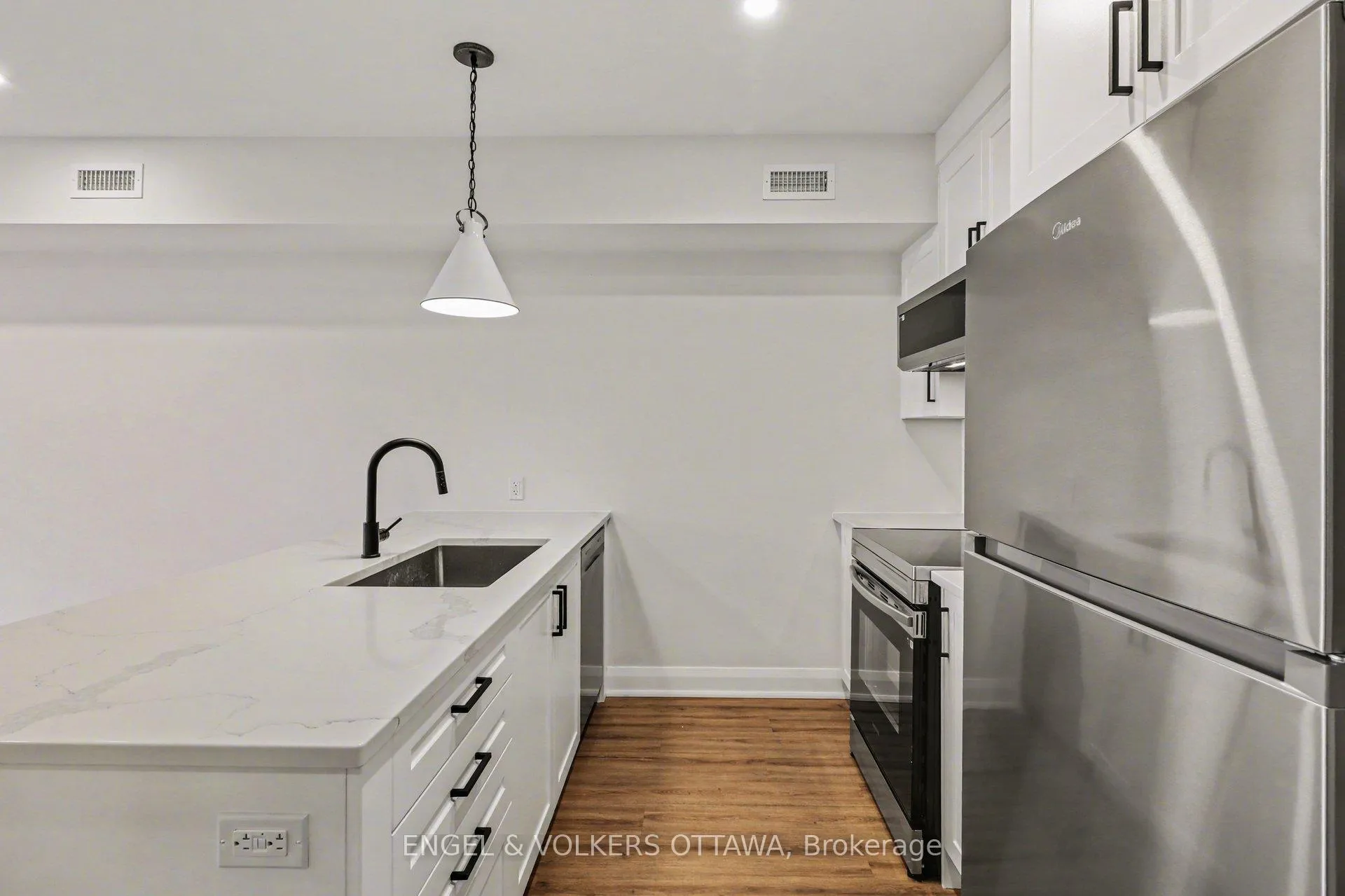 Photo 6 of Unit 7, 35 Monk Street, Ottawa, Glebe — HOMEH
