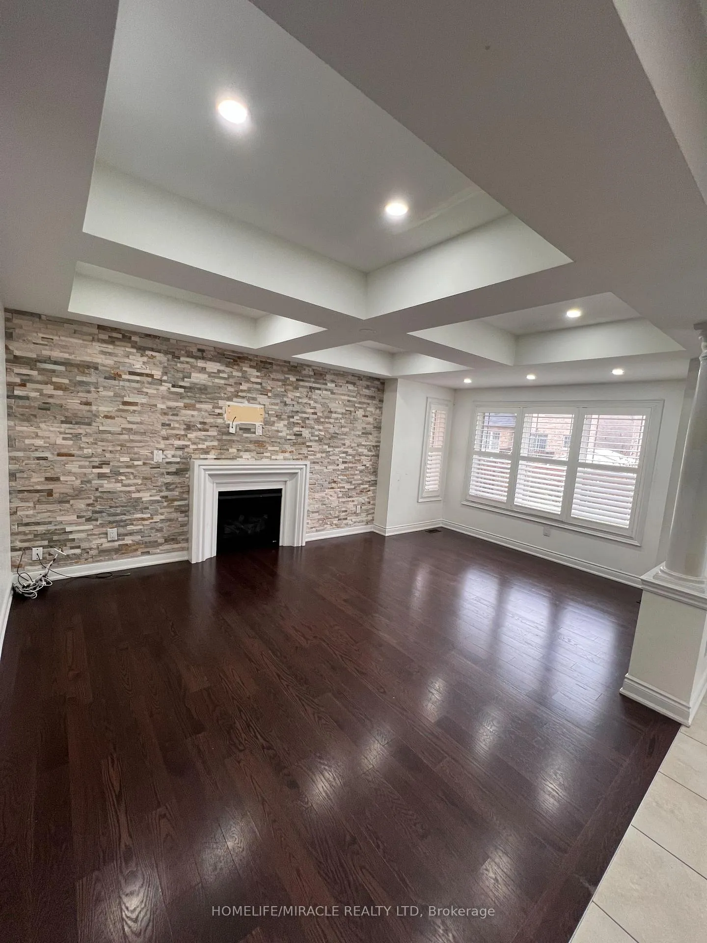 Photo 12 of 8 Arda Crescent, Brampton, Toronto Gore Rural Estate — HOMEH