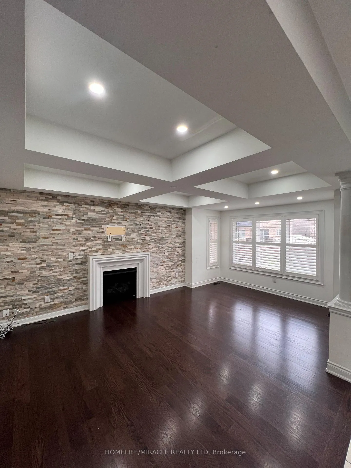 Photo 13 of 8 Arda Crescent, Brampton, Toronto Gore Rural Estate — HOMEH