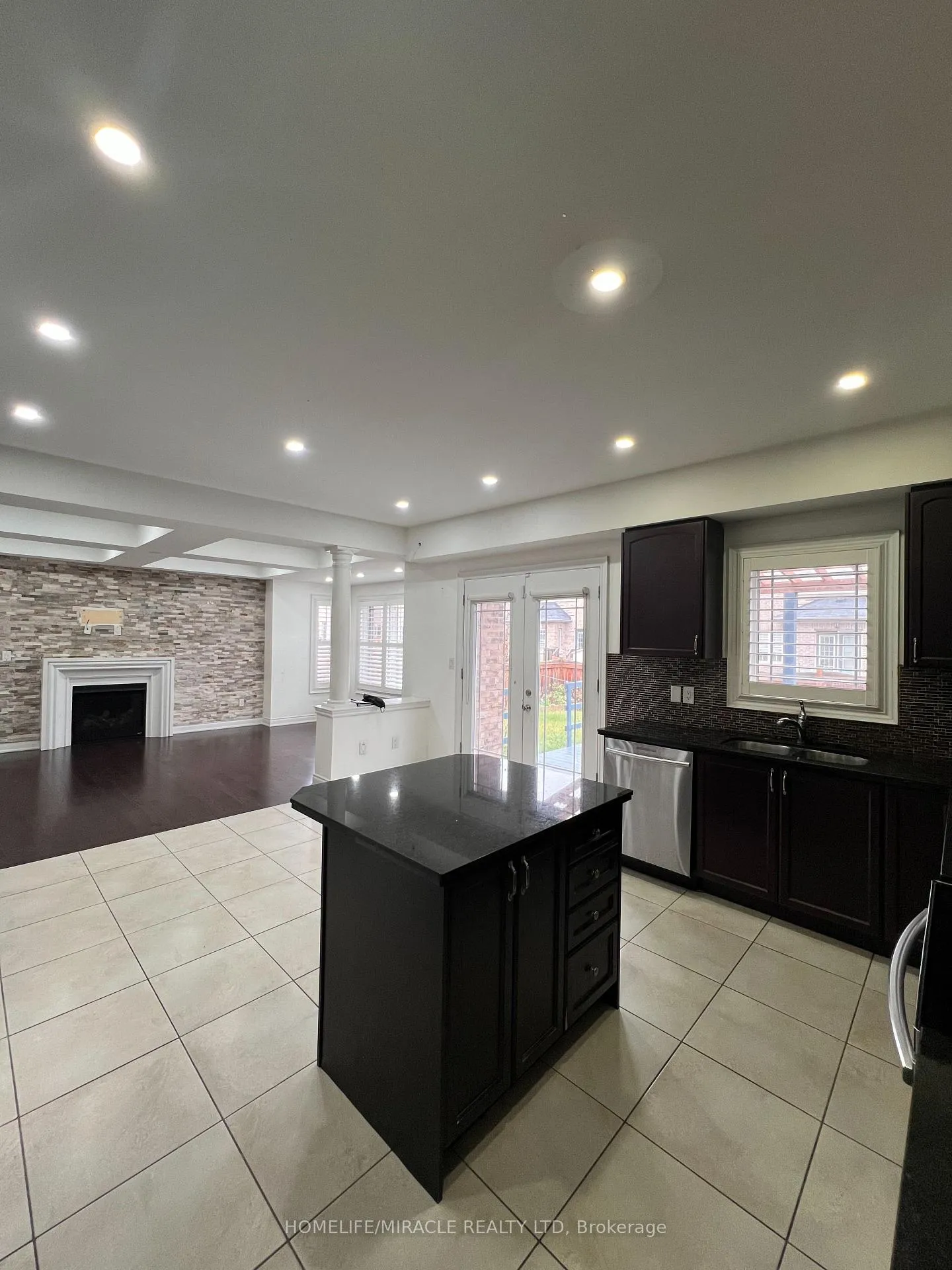 Photo 16 of 8 Arda Crescent, Brampton, Toronto Gore Rural Estate — HOMEH