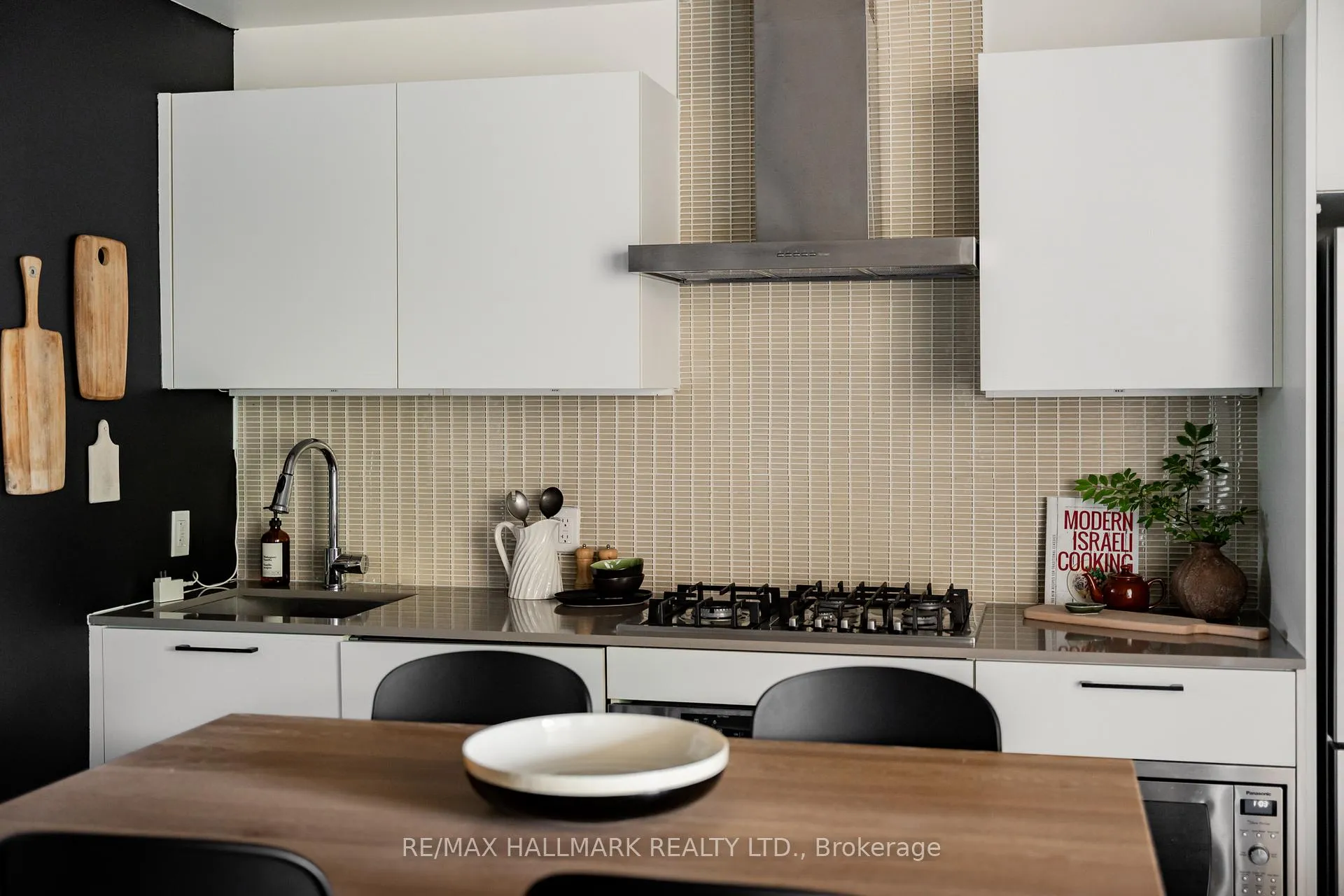 Photo 5 of Unit 201, 60 Haslett Avenue, Toronto, The Beaches — HOMEH