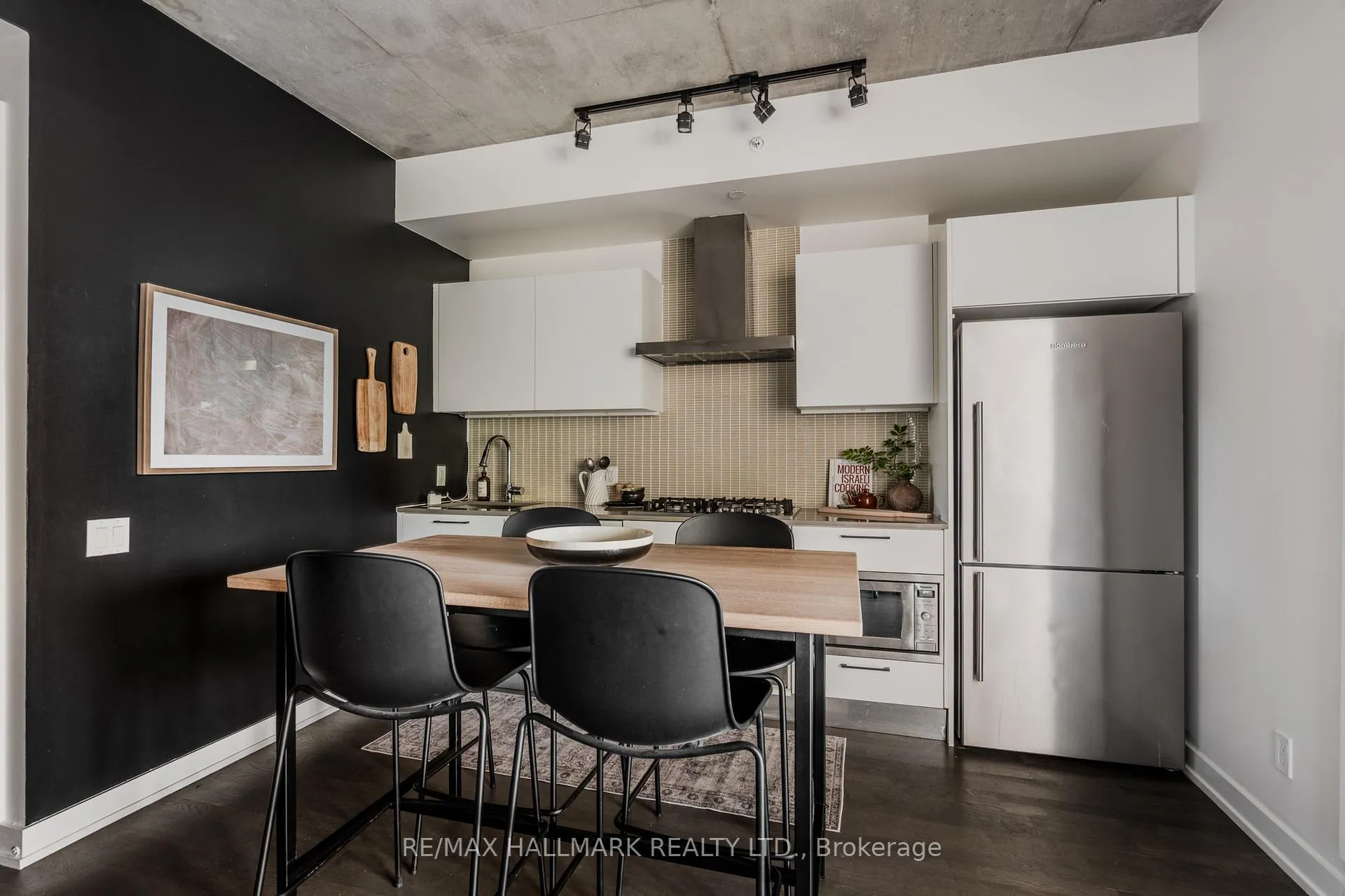 Photo 7 of Unit 201, 60 Haslett Avenue, Toronto, The Beaches — HOMEH