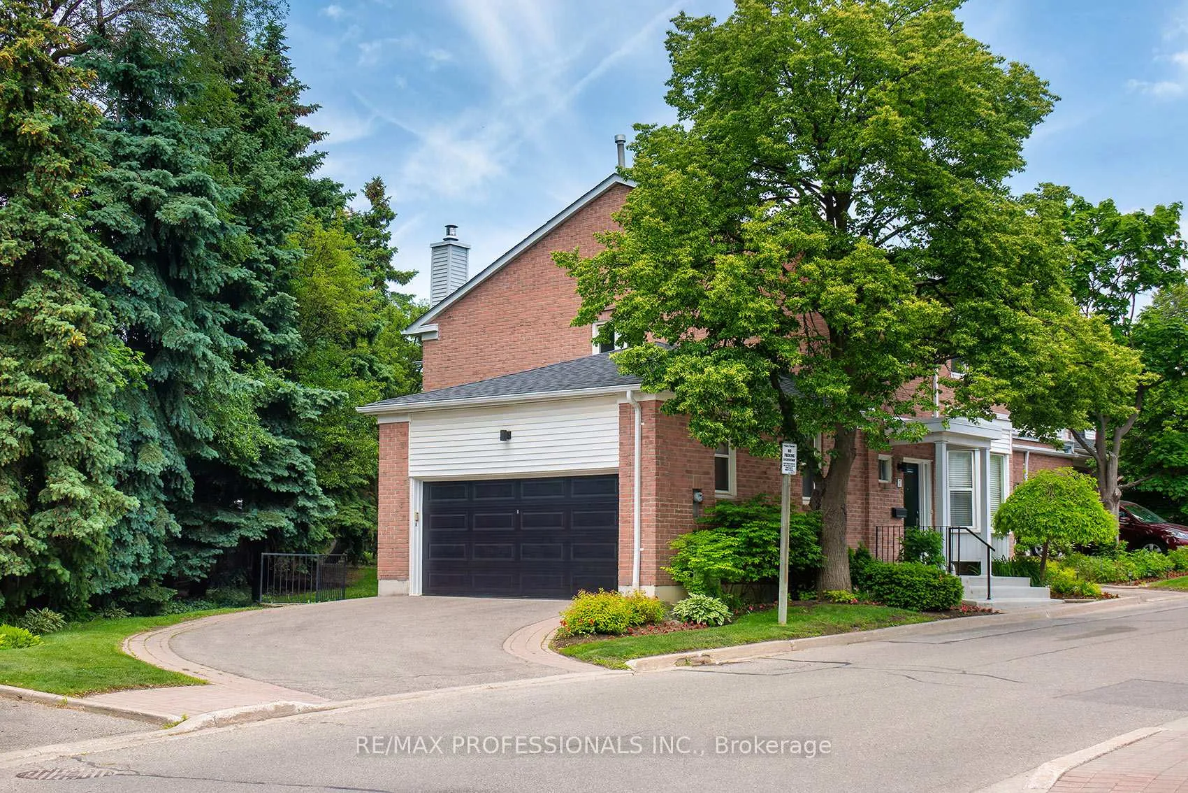 Photo 1 of 7 Tamarack Circle, Etobicoke, Kingsview Village-The Westway — HOMEH