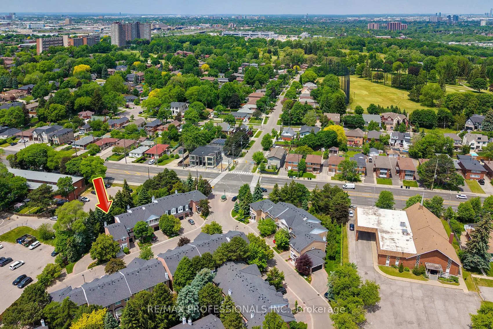 Photo 4 of 7 Tamarack Circle, Etobicoke, Kingsview Village-The Westway — HOMEH