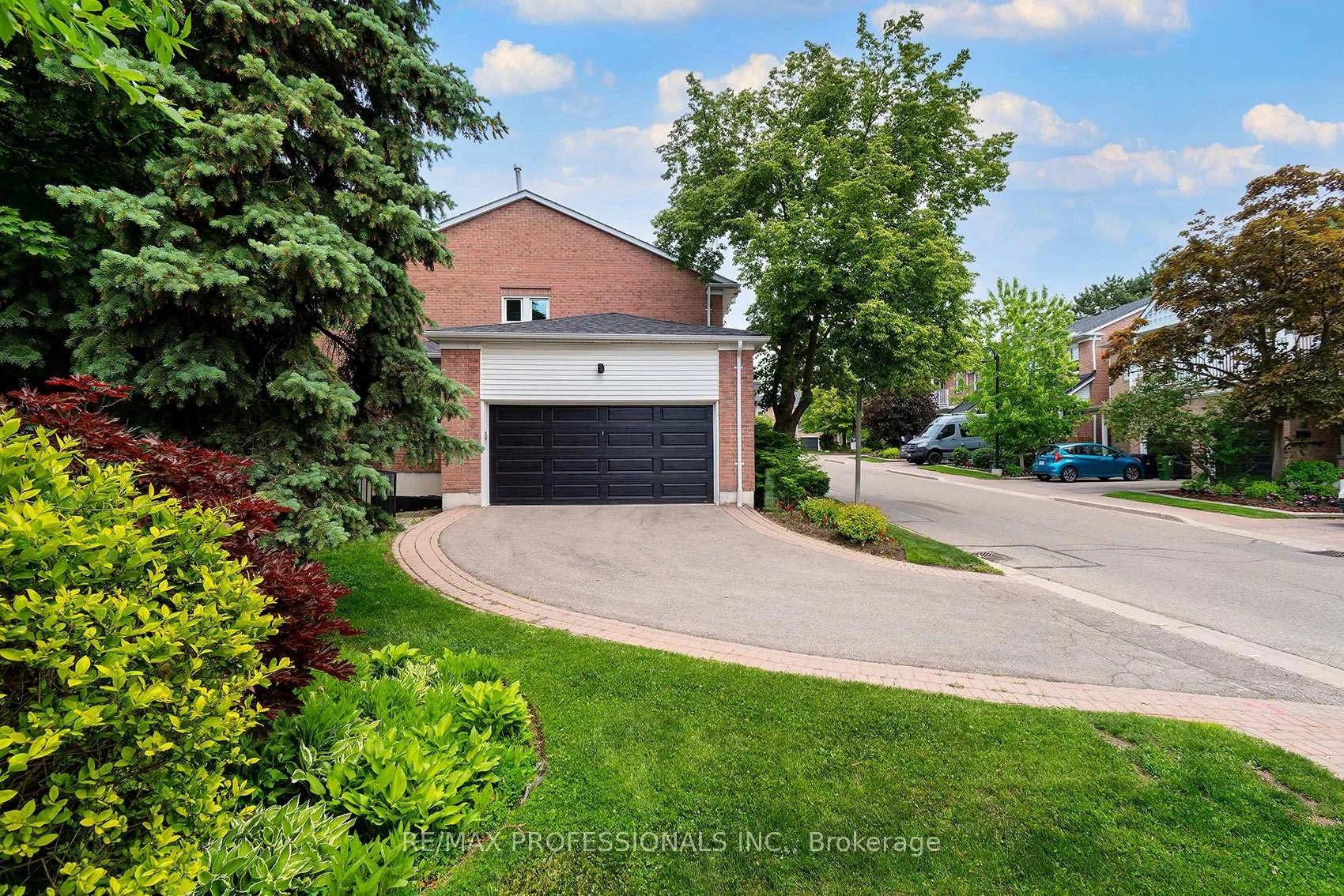 Photo 7 of 7 Tamarack Circle, Etobicoke, Kingsview Village-The Westway — HOMEH