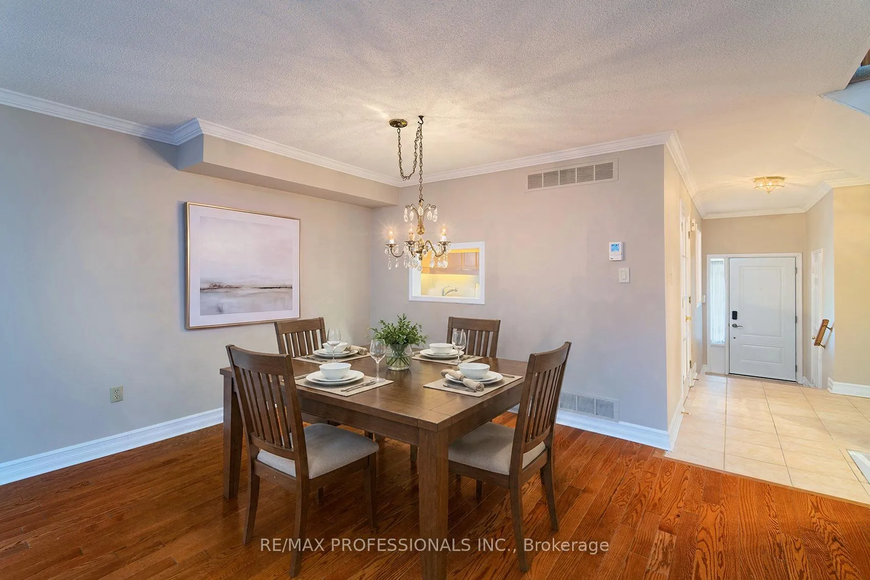 Photo 13 of 7 Tamarack Circle, Etobicoke, Kingsview Village-The Westway — HOMEH