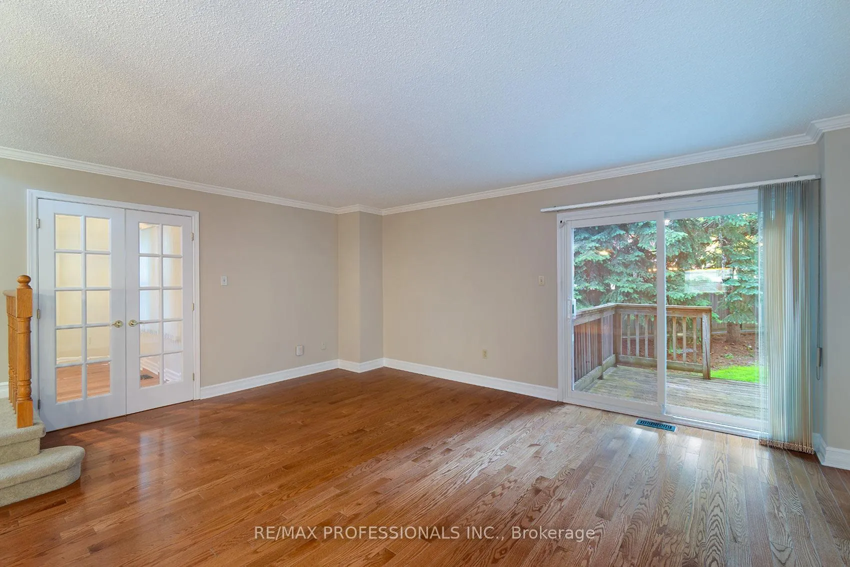 Photo 14 of 7 Tamarack Circle, Etobicoke, Kingsview Village-The Westway — HOMEH