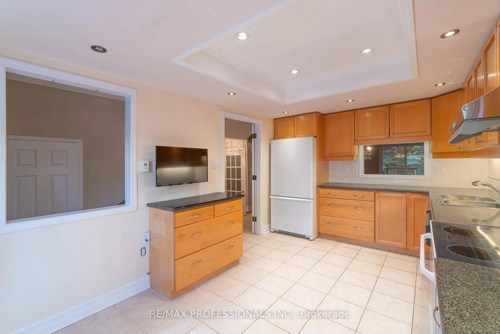 Photo 17 of 7 Tamarack Circle, Etobicoke, Kingsview Village-The Westway — HOMEH