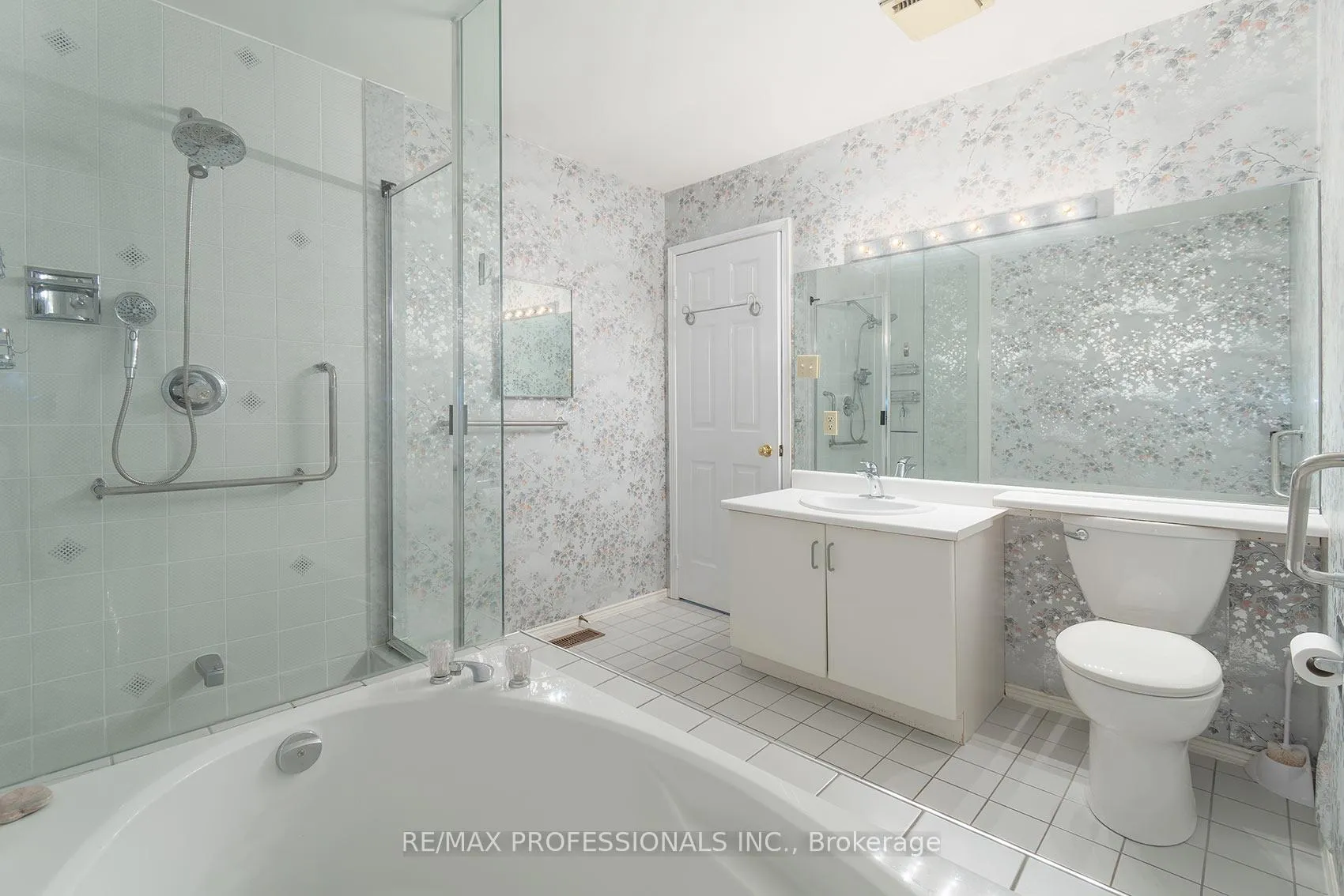 Photo 27 of 7 Tamarack Circle, Etobicoke, Kingsview Village-The Westway — HOMEH