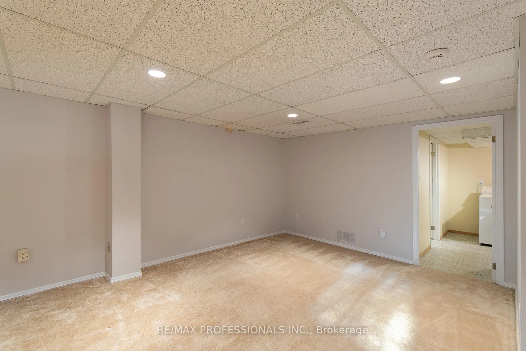 Photo 33 of 7 Tamarack Circle, Etobicoke, Kingsview Village-The Westway — HOMEH