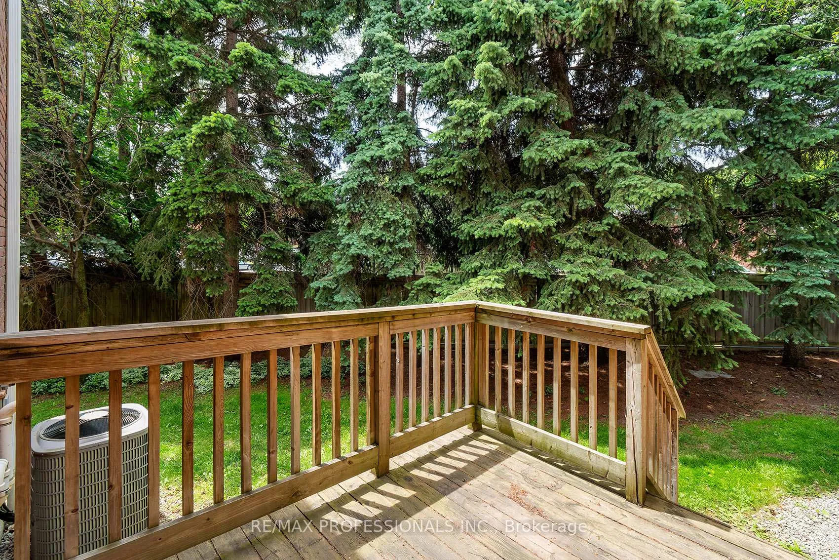 Photo 41 of 7 Tamarack Circle, Etobicoke, Kingsview Village-The Westway — HOMEH