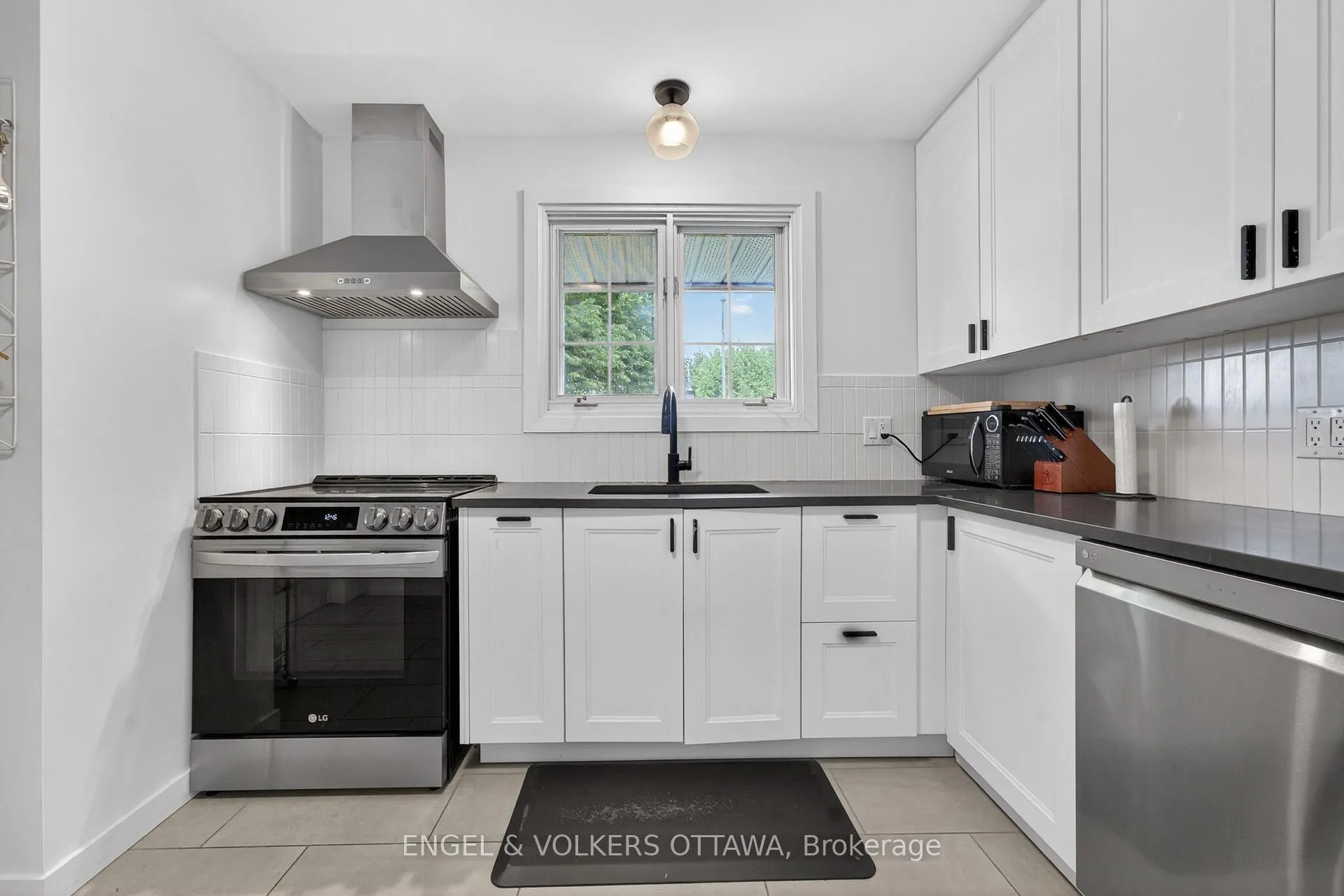 Photo 6 of 2548 Hanlon Avenue, Ottawa, Queensway Terrace North — HOMEH