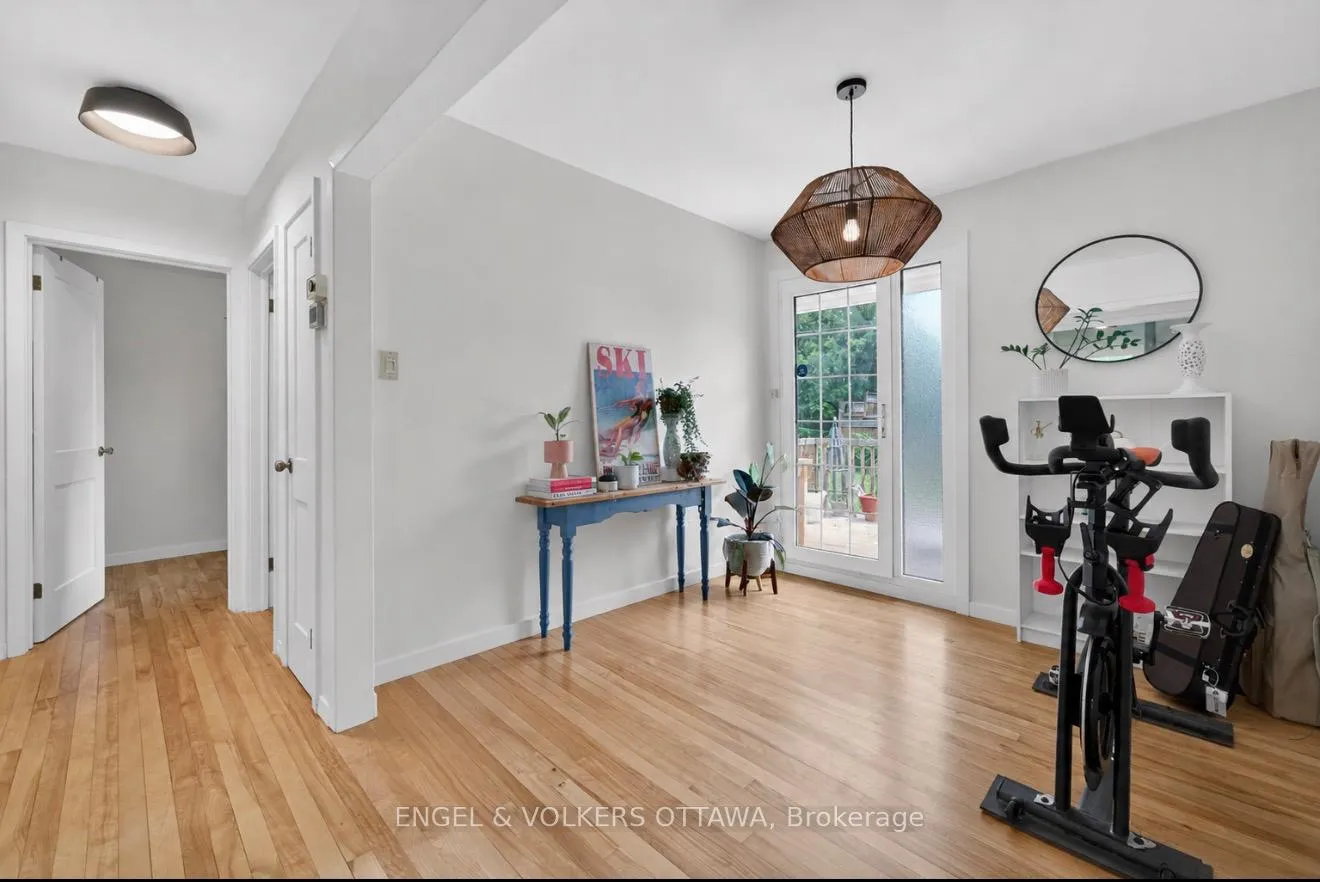 Photo 9 of 2548 Hanlon Avenue, Ottawa, Queensway Terrace North — HOMEH