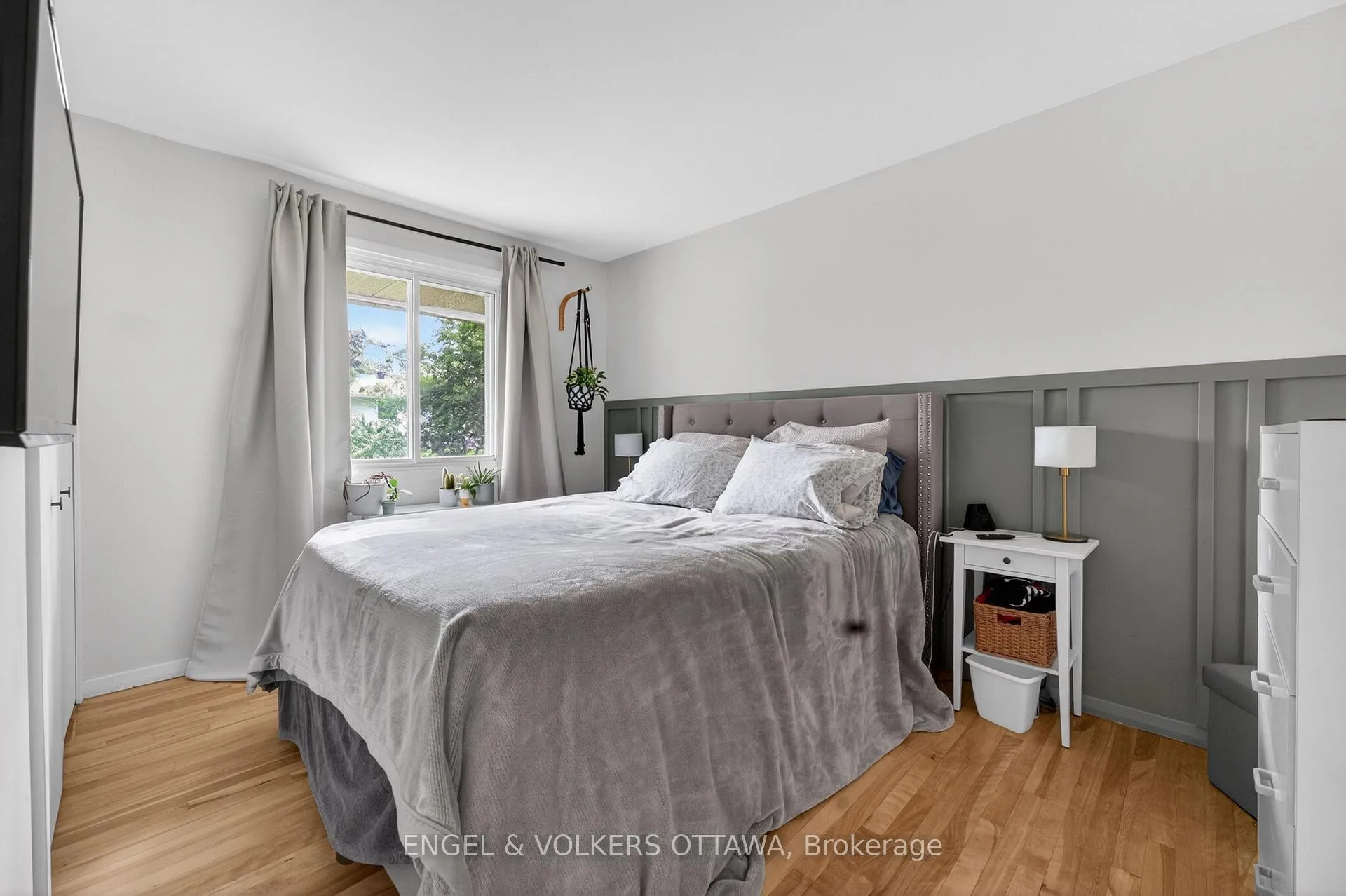 Photo 10 of 2548 Hanlon Avenue, Ottawa, Queensway Terrace North — HOMEH
