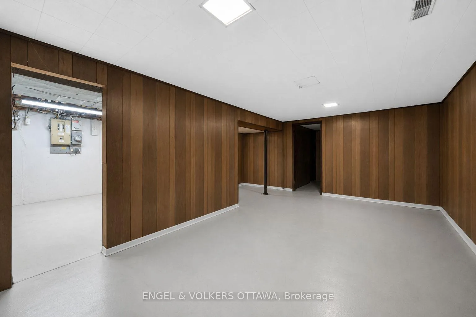 Photo 15 of 2548 Hanlon Avenue, Ottawa, Queensway Terrace North — HOMEH