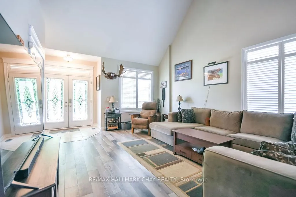 Photo 3 of 34 Meadowood Drive, Wasaga Beach — HOMEH