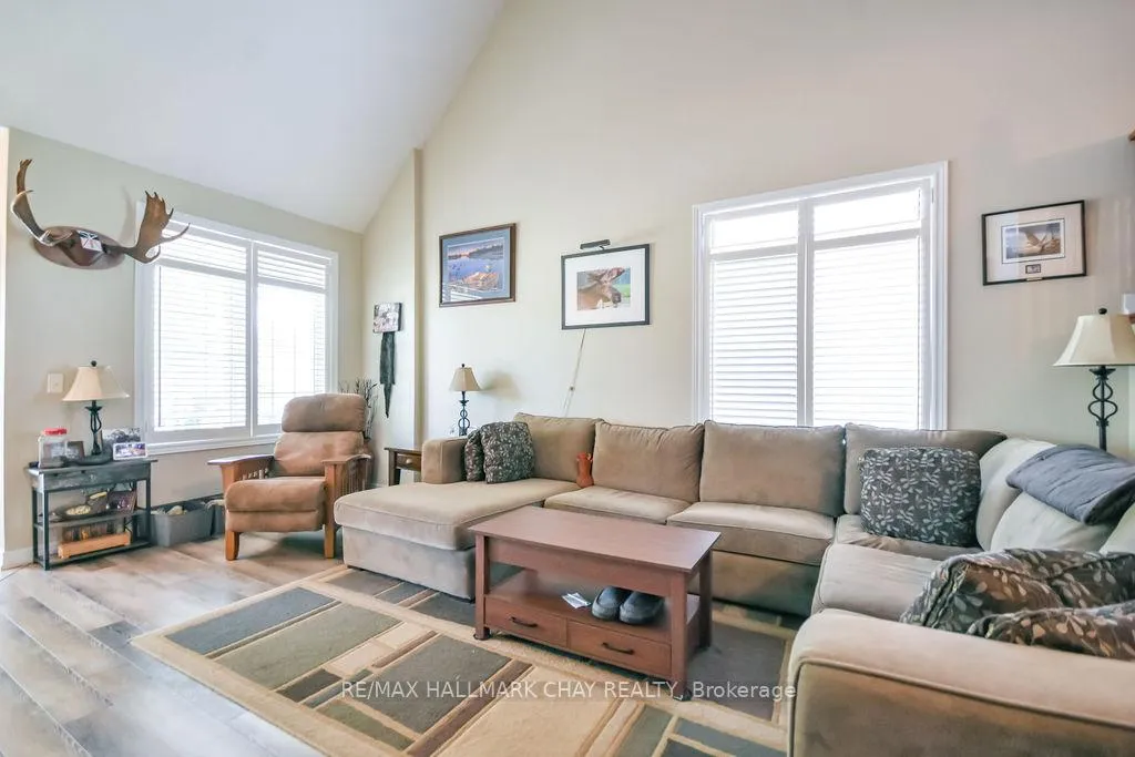 Photo 4 of 34 Meadowood Drive, Wasaga Beach — HOMEH