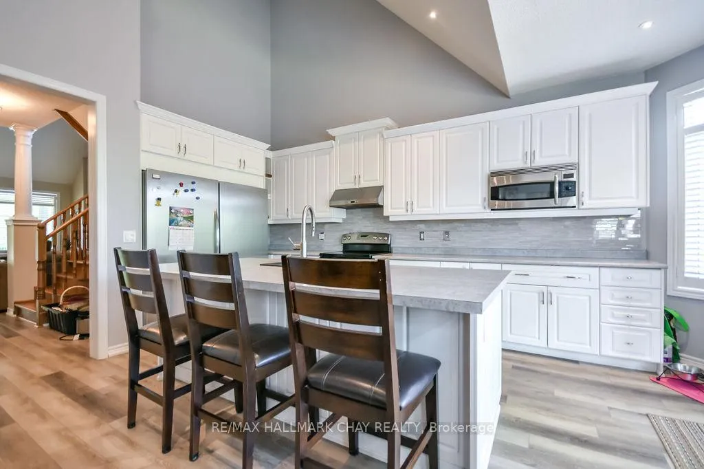Photo 9 of 34 Meadowood Drive, Wasaga Beach — HOMEH