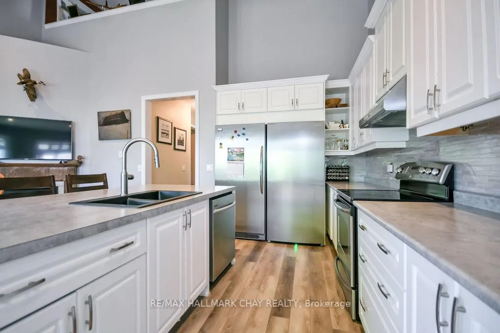 Photo 12 of 34 Meadowood Drive, Wasaga Beach — HOMEH