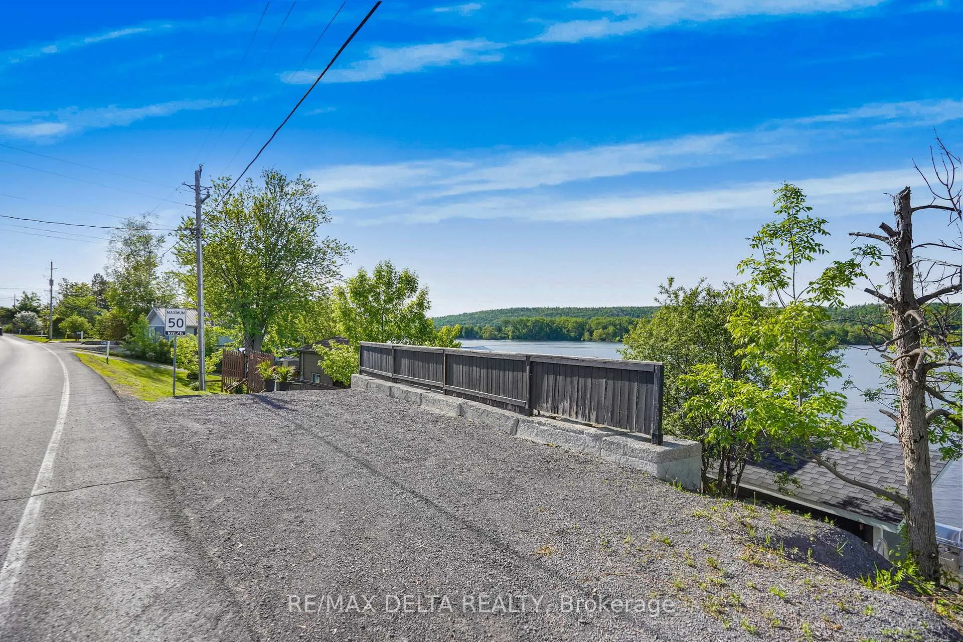 Photo 4 of 162 Front Road W, Champlain, Champlain Twp — HOMEH