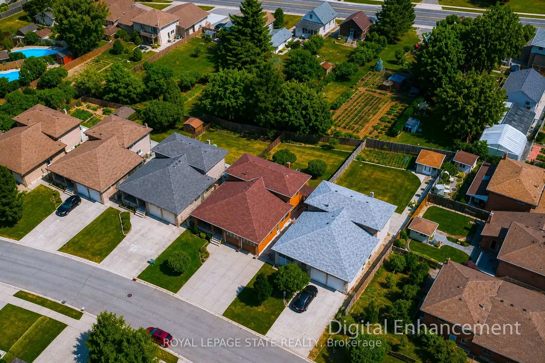 Photo 4 of 56 Teak Street, Hamilton, Stoney Creek — HOMEH