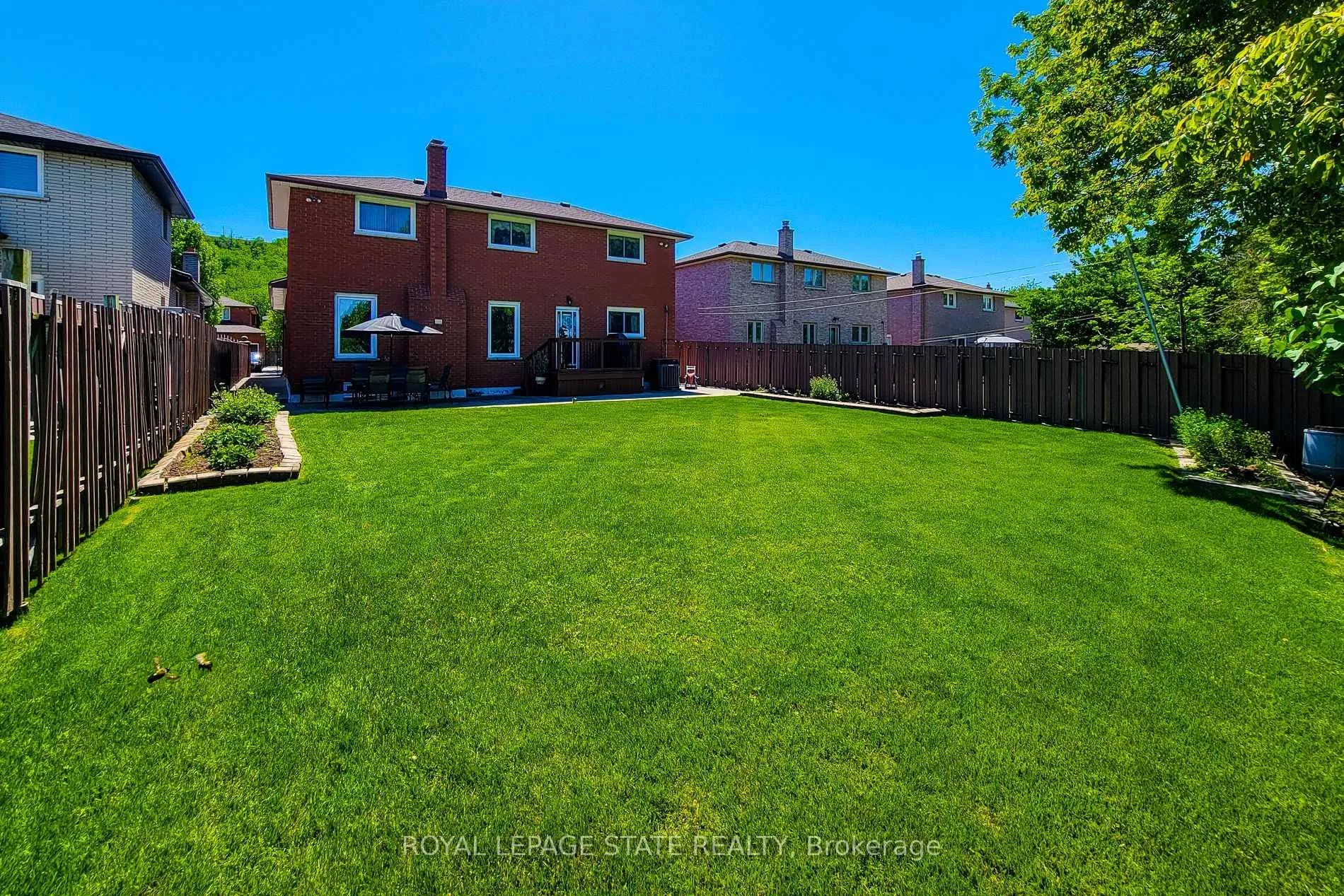 Photo 12 of 56 Teak Street, Hamilton, Stoney Creek — HOMEH