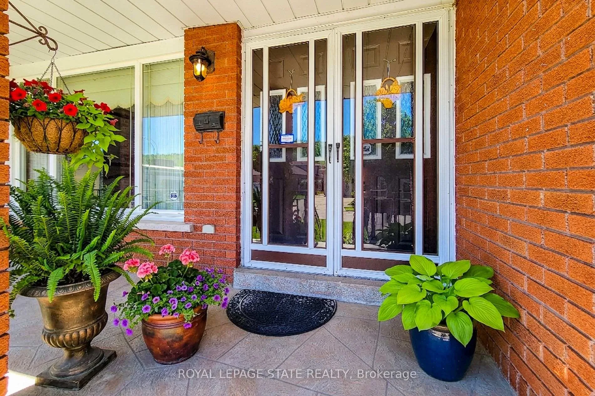 Photo 15 of 56 Teak Street, Hamilton, Stoney Creek — HOMEH